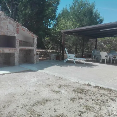 Casetta Con Veranda E Giardino A 150 Metri Dal Mare Holiday home *