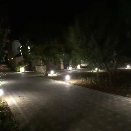 Casetta Con Veranda E Giardino A 150 Metri Dal Mare Holiday home *