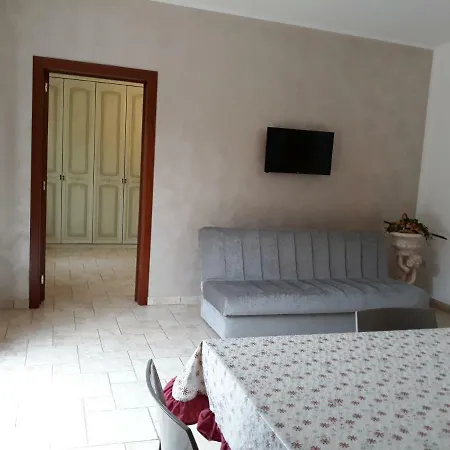 Casetta Con Veranda E Giardino A 150 Metri Dal Mare Holiday home