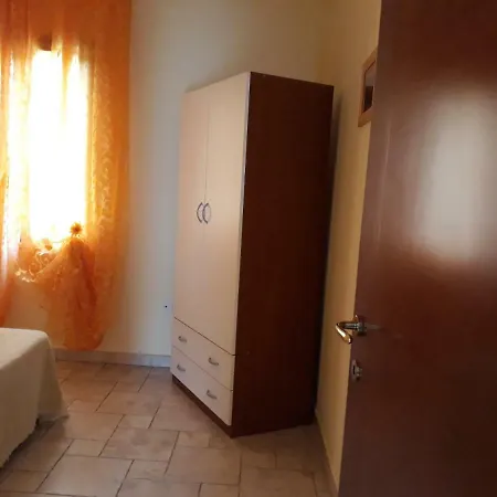Casetta Con Veranda E Giardino A 150 Metri Dal Mare Holiday home