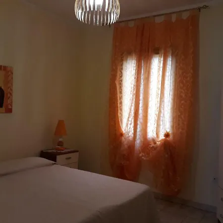 Casetta Con Veranda E Giardino A 150 Metri Dal Mare Holiday home